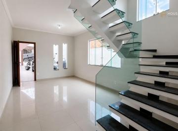 Casa · 116m² · 3 Quartos · 2 Vagas · Casa Geminada à venda no Cabral!