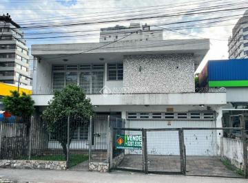 Casa · 465m² · 4 Quartos · 4 Vagas · Oportunidade Estratégica no Centro de Florianópolis: Imóvel com Alto Potencial Comercial e de Incorp