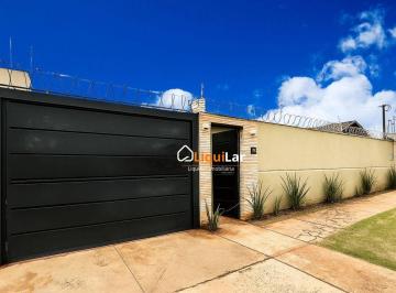 b6cdeaf321129aaac9018240416275630d4d4844 · Oportunidade no Rita Vieira: Casa completa com piscina e varanda gourmet!