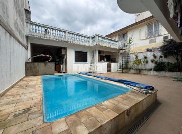 Casa · 195m² · 5 Quartos · 3 Vagas · Casa à venda no bairro Embaré