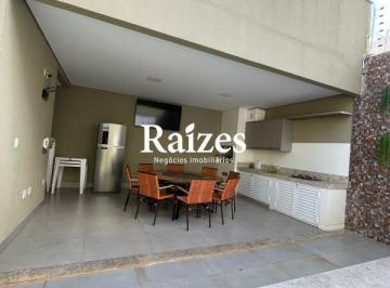 Casa · 210m² · 4 Quartos · 5 Vagas · Casa de Luxo Mobiliada com Conforto e Sofisticação Próximo ao Parque do Sabiá, bairro Gran Ville Ube