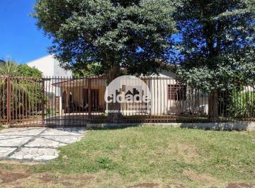 Casa · 113m² · 3 Quartos · 4 Vagas · CASA À VENDA COM GRANDE SOBRA DE TERRENO!