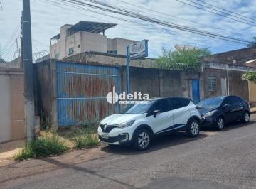 Casa · 360m² · 2 Quartos · 2 Vagas · Casa disponível para venda no bairro Santa Mônica em Uberlândia MG