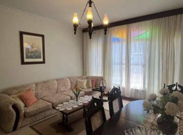 5242949e756eaf47ce524ebbefc347a7dec2a9b0 · Casa com 3 quartos à venda no bairro Trindade, em Florianópolis/SC.