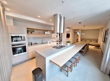 Apartamento · 102m² · 3 Quartos · 1 Vaga · Apartamento Duplex pertinho da Beira Mar.