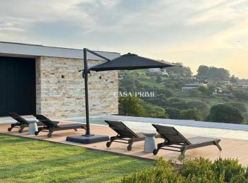Casa · 850m² · 6 Quartos · 
                                Casa com piscina e suíte master no Condomínio Fazenda da Grama
    