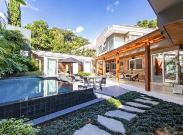 Piscina · Casa à venda - em Santa Felicidade