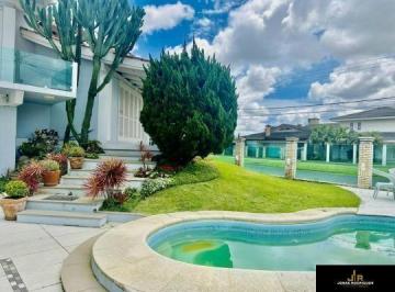 974392.jpg · Sobrado/ Duplex 5 Dormitório á venda em Tramandaí - Bairro Centro