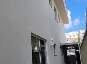 Casa en Venda  Jardim Jaraguá · Sobrado à venda em Atibaia – Vila Jaraguá | 3 suítes com piscina