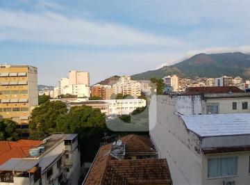 Apartamento · 59m² · 1 Quarto · 1 Vaga · Apartamento com VARANDA e 1 quarto em Tijuca com 60m² na Tijuca