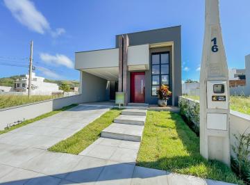 Casa · 117m² · 3 Quartos · 2 Vagas · Casa em Hípica