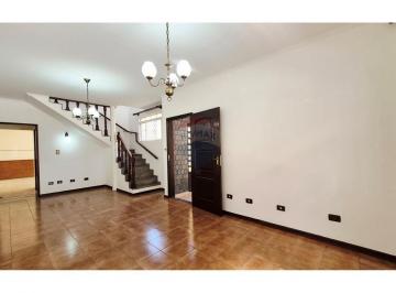 Casa · 199m² · 4 Quartos · 2 Vagas · Sobrado com 4 quartos sendo 1 suíte, 2 vagas , 199m² - Santo André