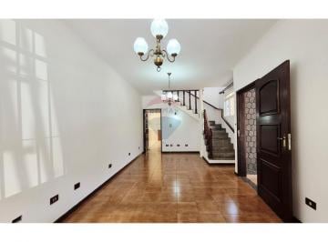 Casa · 199m² · 4 Quartos · 2 Vagas · Sobrado com 4 quartos sendo 1 suíte, 2 vagas , 199m²  - Santo André