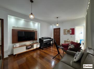 Apartamento · 136m² · 4 Quartos · 2 Vagas · Apto amplo, 4 qts, suite, varanda, despensa e 2 vagas