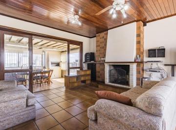 Apartamento · 257m² · 3 Quartos · 3 Vagas · Cobertura em Menino Deus
