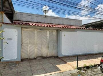 img0 · Casa com 2 Quarto(s) e 2 banheiro(s) para Alugar, 90 m² por R$ 2220 / Mês
