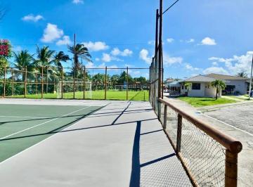 Casa · 180m² · 4 Quartos · 2 Vagas · Alugo Casa Duplex com 4/4, 1 suítes, quarto térrea, jardim quintal em condomínio com total infraestr