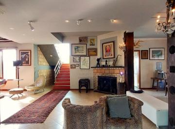 gtgv9ia2owjmnduzyzk3n2u1_md · Casa à Venda na Agronômica 4 quartos (2 suítes) e Vista Mar-2 - Florianópolis