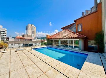 c4089d7677a8d3d5a387579a752815704d557f9f · Cobertura Duplex à venda na Praia da Enseada em Guarujá