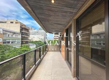 Foto 01 · Ipanema, Quadra da Praia, 166M2, Apartamento para reforma com varandão, à venda em prédio de alto pa