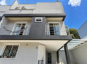 Casa de 3 quartos, Curitiba · Casa com 4 quartos, sendo 2 suítes, 2 vagas e em condomínio fechado no Portão