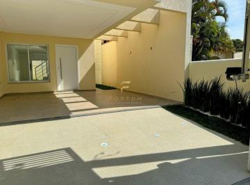Casa · 133m² · 3 Quartos · 2 Vagas · Sobrado a venda, 03 Dormitórios (sendo 01 suíte), 02 vagas, 600 metros da praia dos Ingleses, R$840.