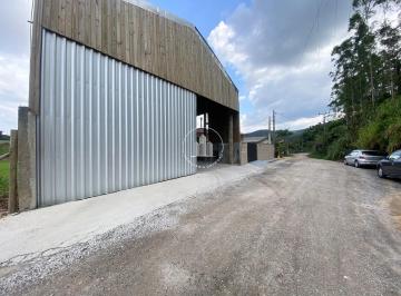 Casa · 230m² · 4 Quartos · 3 Vagas · Casa e galpão à venda em Três Riachos em Biguaçu