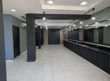 Comercial , Navegantes · Sala Comercial Ampla no Centro de Navegantes – Água, IPTU e Wi-Fi Inclusos