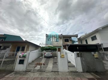 Casa · 90m² · 2 Quartos · 1 Vaga · Sobrado à venda em Forquilhas, São José: 2 quartos, 90m²
