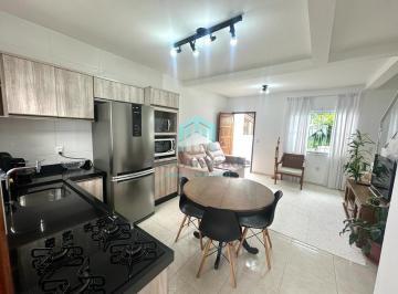 Casa · 90m² · 2 Quartos · 1 Vaga · Sobrado à venda em Forquilhas, São José: 2 quartos, 90m²