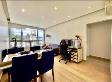 Apartamento · 95m² · 2 Quartos · 1 Vaga · Dois dormitórios com armários na quadra da praia. Elevador.