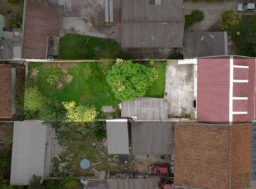 Casa · 210m² · 4 Quartos · 4 Vagas · Sobrado Exclusivo à Venda em Curitiba (Pinheirinho) – 210 m², Terreno 576 m²
