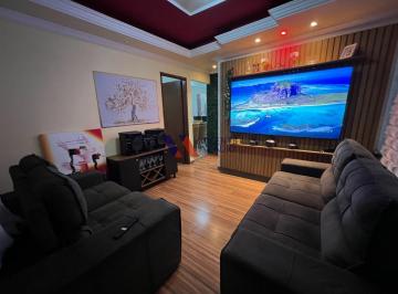 Sala de estar e televisão · Apartamento térreo, 2 quartos, cozinha ampla e super bem decorado
