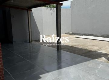Casa · 110m² · 3 Quartos · 4 Vagas · Casa Residencial com 3 Quartos, 4 Vagas e Varanda Gourmet em Uberlândia (Bairro Luizote de Freitas)