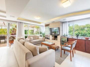 Apartamento · 230m² · 3 Quartos · 4 Vagas · Apartamento com terraço privativo e piscina no Petrópolis | 3 suítes | 3 vagas