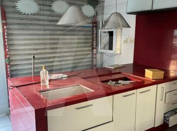 Comercial · 56m² · Salão comercial com 1 banheiro perto do metrô.