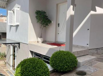 Casa · 234m² · 3 Quartos · 3 Vagas · 
                                Casa à Venda no Centro de Farroupilha com 3 Dormitórios e Suíte
   