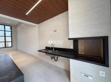 Casa · 250m² · 3 Quartos · 2 Vagas · Casa residencial com 3 quartos sendo 1 suíte disponível para venda no bairro Jardim Inconfidência em