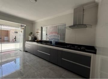 Casa · 250m² · 5 Quartos · 4 Vagas · Casa 3 quartos e com casas de fundos -Ceilândia Sul - ACEITA FINANCIAMENTO - QNM 23