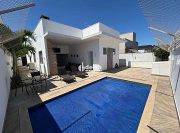 Casa · 360m² · 3 Quartos · 4 Vagas · Casa em condomínio com 3 quartos sendo 2 suítes disponível para locação e venda no bairro Shopping P