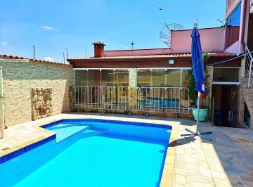 Casa · 319m² · 3 Quartos · 2 Vagas · Casa 3 Quartos com 1 Suíte e 319m² - Jardim Florestal