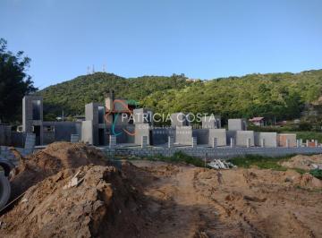 Casa · 81m² · 2 Quartos · 1 Vaga · Sobrados á Venda no Ambrósio-Garopaba/SC