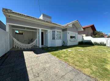 Casa · 140m² · 4 Quartos · 2 Vagas · Casa Alto Padrão 04 Dormitórios Sendo 01 Suite Na Pedra Branca Palhoça SC.