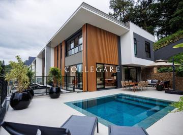 Casa · 311m² · 3 Quartos · 3 Vagas · Sobrado de alto padrão com piscina e elevador privativo no América!