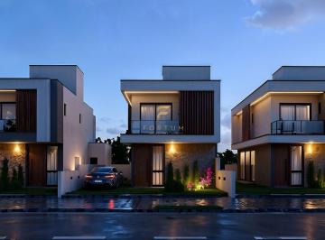 Casa · 110m² · 3 Quartos · 2 Vagas · Casa em loteamento planejado com 110m² de área construída localizado aproximadamente 5km da praia de