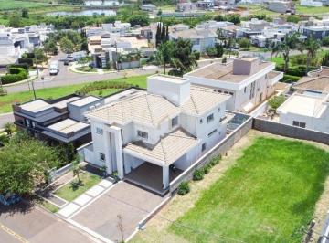 Casa · 265m² · 4 Quartos · 5 Vagas · Terras do Cancioneiro - Sobrado encantador com muito espaço para sua família