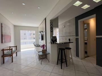 Sala · Apartamento todo planejado com 1 dormitório à venda, 48 m² por R$ 450.000 - Canto do Forte - Praia G