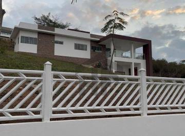 8cde362120a2935b8e4fd37e43daf73639be6af6 · Casa de 177,29m² à venda, com 3 quartos suítes, localizado em Gravata, Pernambuco.