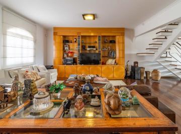 Casa de 4 quartos, São Paulo · Sobrado em bairro somente de casas, com 4 dormitórios e 5 vagas de garagem na Vila Mariana.