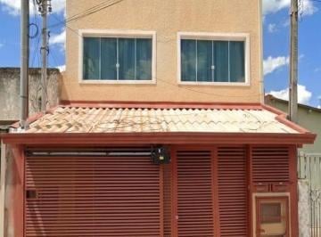 Casa de 8 quartos, Brasília · Sobrado com apartamentos para locação